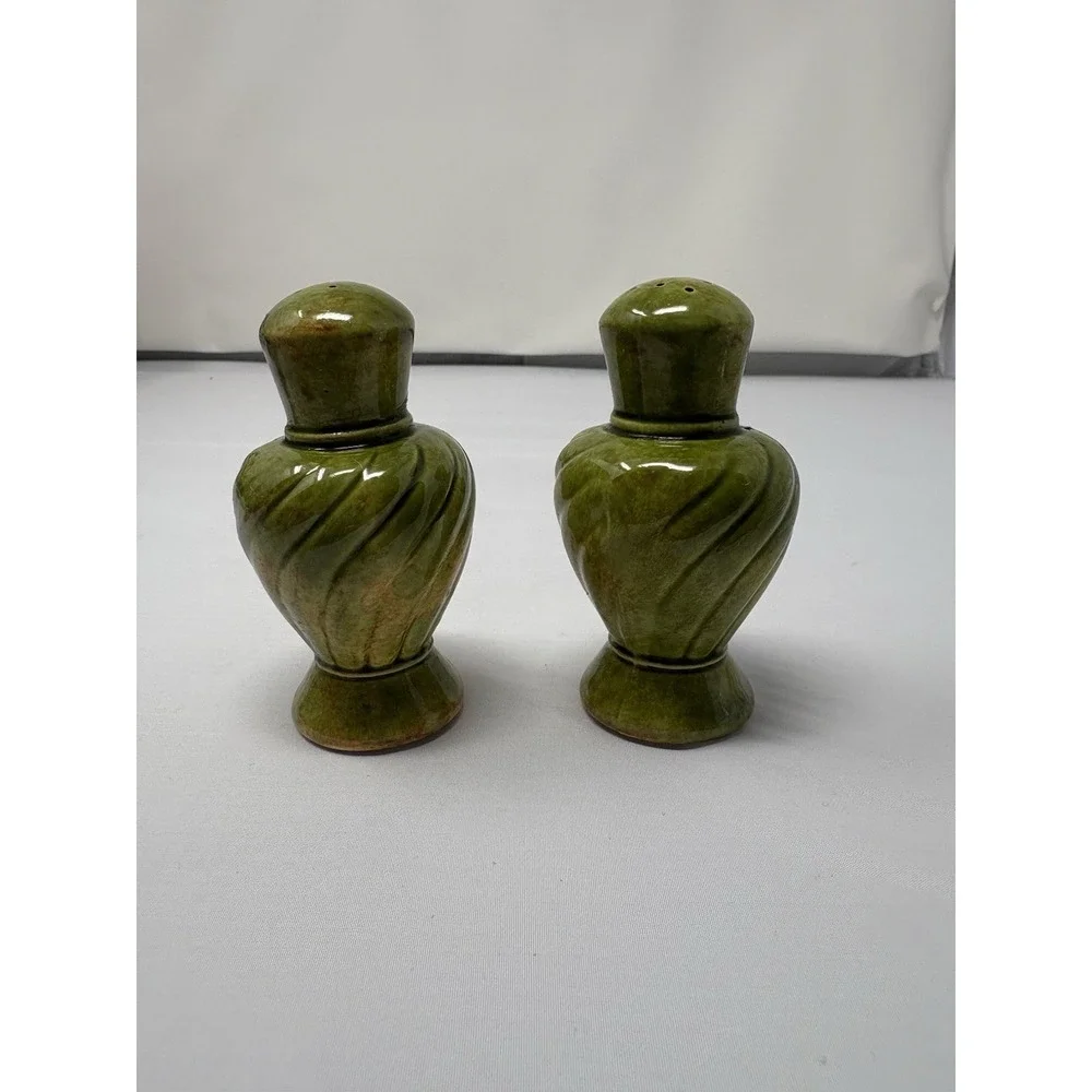 Vintage Green Glazed Ceramic Salt & Pepper Shakers Twisted Swirl Design Retro 60